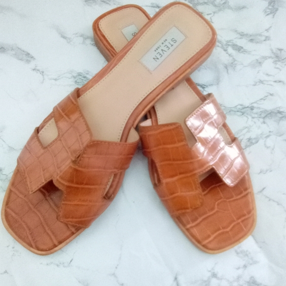 New Steven New York Leather  Womens Slides. Nice, stylish, for summer 🏝️ - Picture 3 of 9